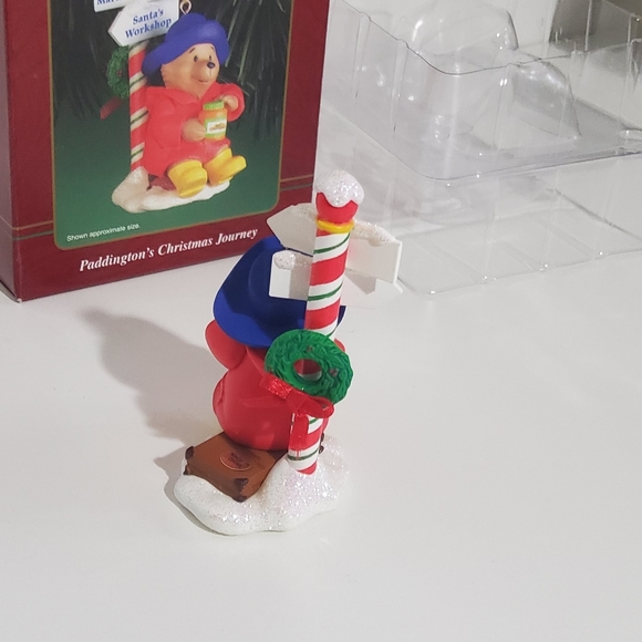 Heirloom Collection Carlton Cards Paddington's Christmas Journey - Picture 5 of 6